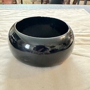 Wide, Black Wooden bangle bracelet. Vintage 1960s – 1990s.